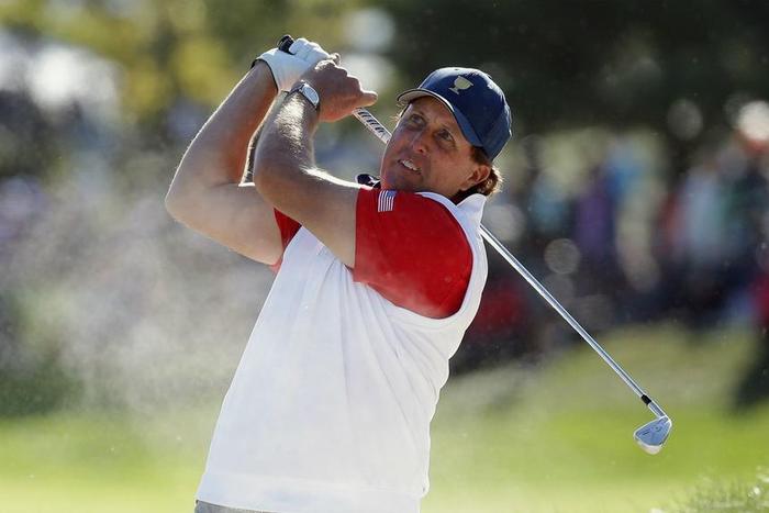 Phil Mickelson accepts responsibility for penalty