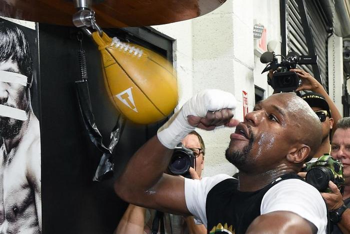 ___3708819___https:______static.pulse.com.gh___webservice___escenic___binary___3708819___2015___4___29___18___floydmayweather-cropped_5w2cpvmhehh51tuusmrwkjtc5
