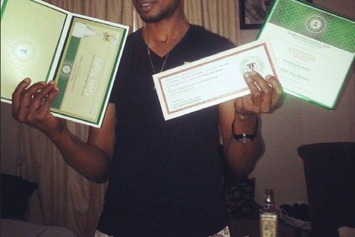 Faze shows off his invites to perform at Buhari’s inauguration in Abuja tomorrow.