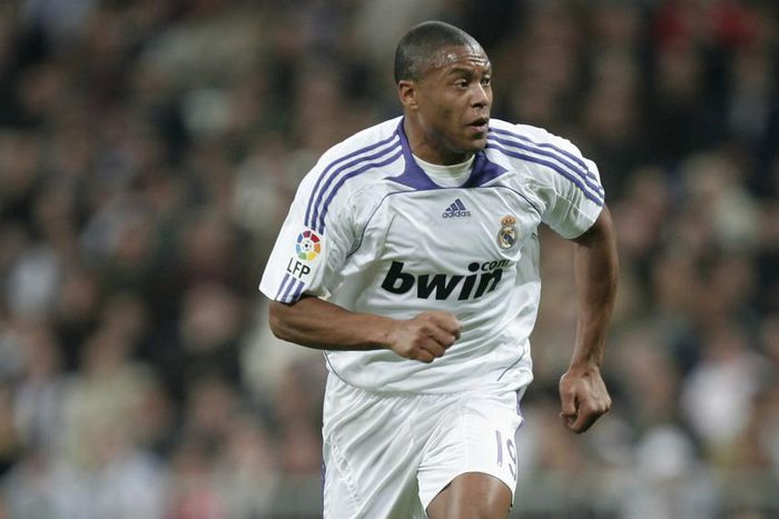 ___4503788___https:______static.pulse.com.gh___webservice___escenic___binary___4503788___2015___12___29___12___juliobaptista-cropped_9nyzdsl0fsbiz8pgfuckcgju