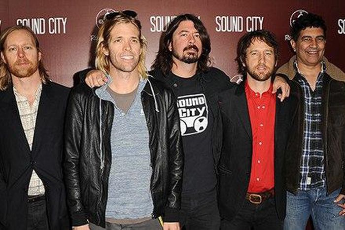 ___4359538___https:______static.pulse.com.gh___webservice___escenic___binary___4359538___2015___11___14___20___1447516037_foo-fighters-cancel-performance-paris_1