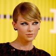 Taylor Swift donates 25,000 books to schools in need