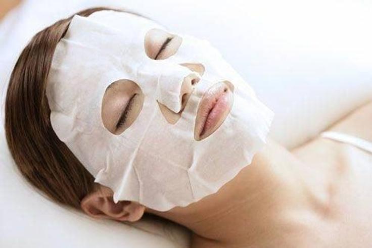 Egg white and tissue work perfectly together for hair removal as well as for brighter and clearer skin