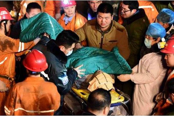 Boss drowns self following deadly collapse of mine killing one in China