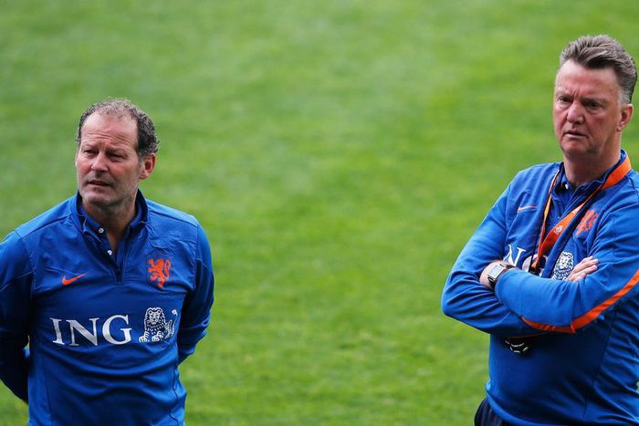 ___4504449___https:______static.pulse.com.gh___webservice___escenic___binary___4504449___2015___12___29___15___dannyblindlouisvangaal-cropped_m5uud4lf19ot17mhaukakek9l_1