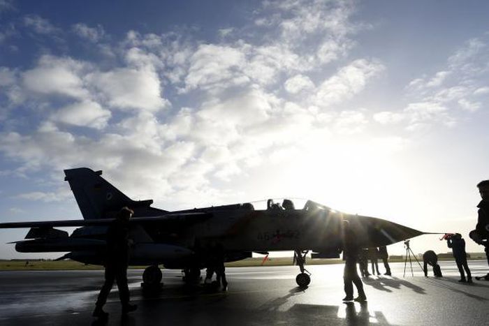 German parliament approves military campaign against Islamic State in Syria