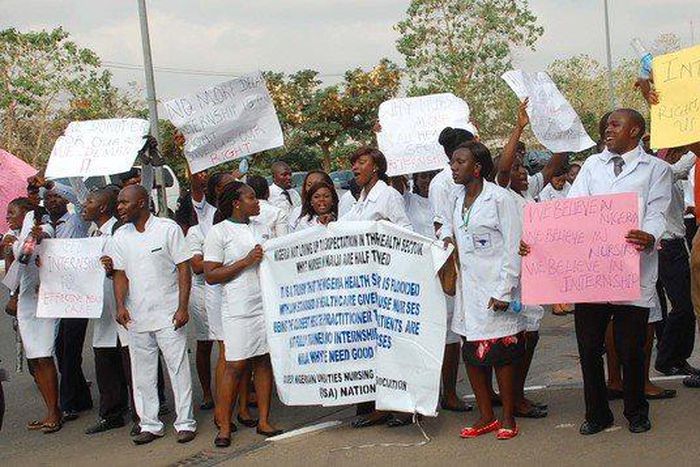 A picture showing a protest by Nigerian nurses