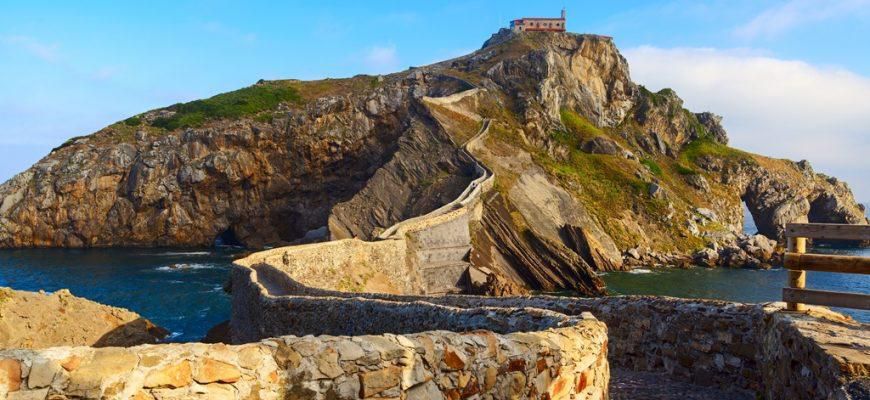 spain shutterstock 477510016-870x400