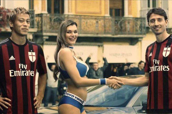 AC Milan players take down robbers