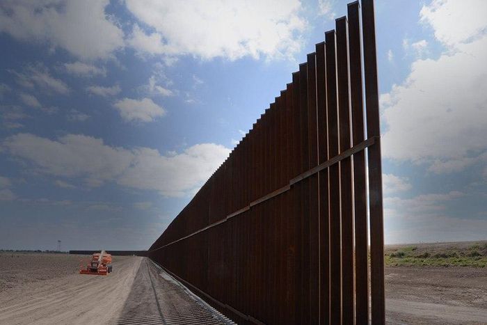 ___4005817___https:______static.pulse.com.gh___webservice___escenic___binary___4005817___2015___7___23___17___091110-fence-blue-sky-1024