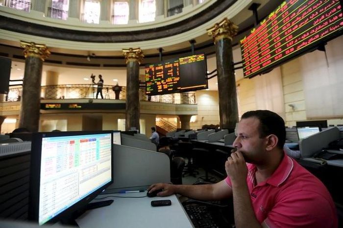 A trader works at the Egyptian stock exchange in Cairo, August 23, 2015. REUTERS/Mohamed Abd El Ghany