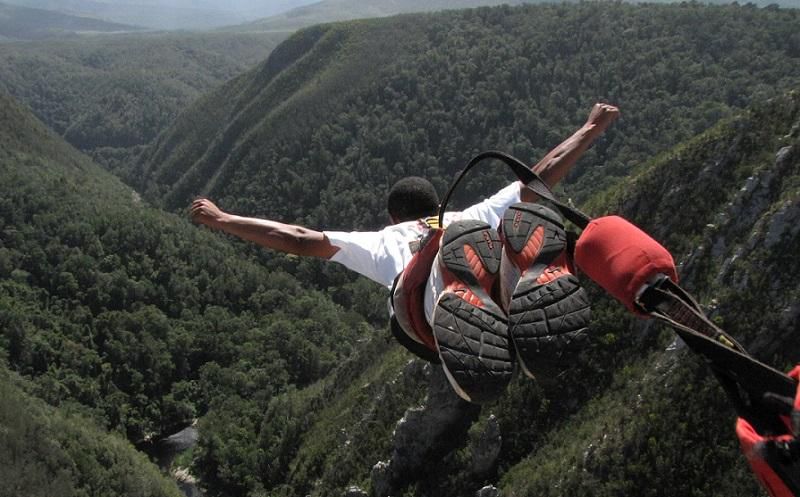 Bungee jumping from Bloukrans Bridge in South Africa [Brand South Africa]