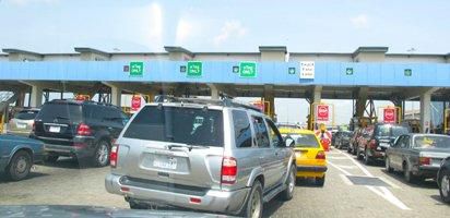 Lagos NUJ urges FG to repair federal roads before reintroducing toll gates
