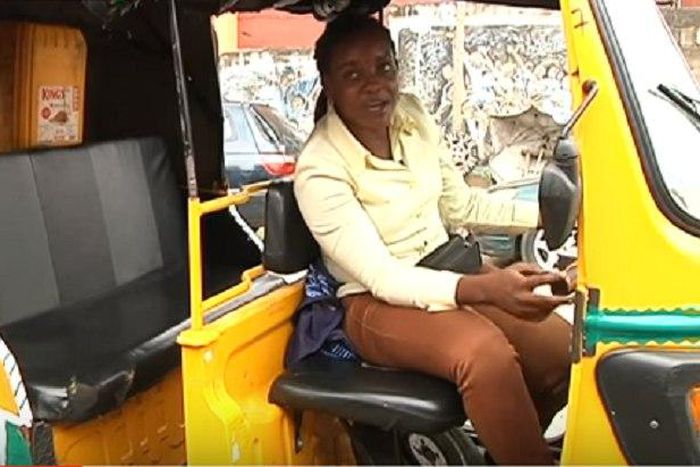 Debby, the female Keke Marwa rider