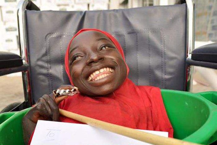 Kano Girl in a bowl receives wheelchair after her picture went viral on social media