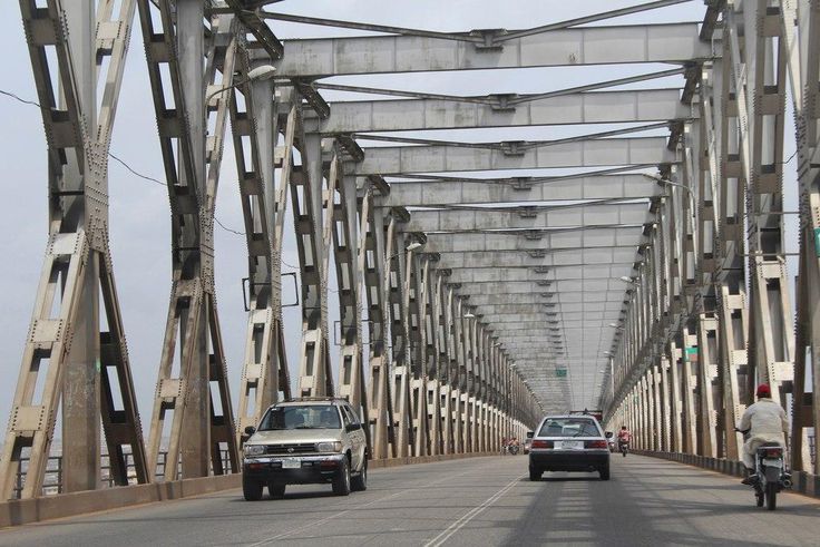 traffic-free River Niger bridge