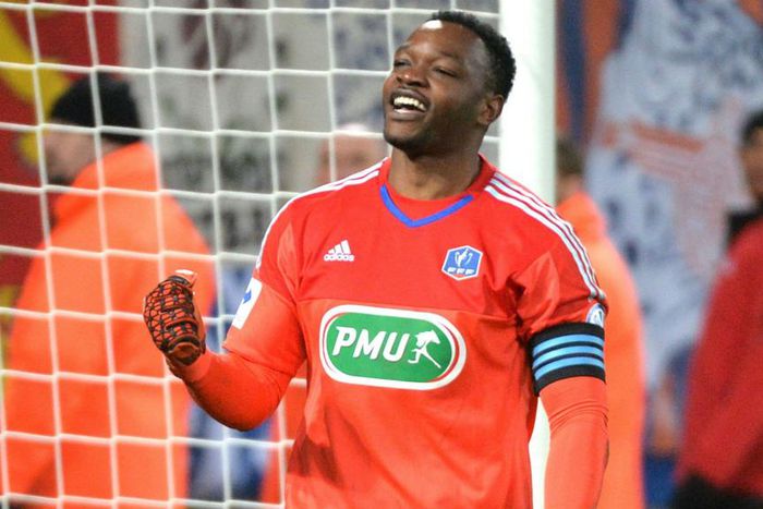 ___4519325___https:______static.pulse.com.gh___webservice___escenic___binary___4519325___2016___7___1___18___steve-mandanda-cropped_19239n30fp4br1s9bc5op3nkic