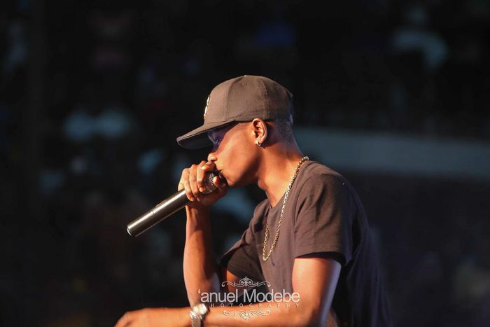 Lil Kesh performing at the Skuki & Friends Campus concert.