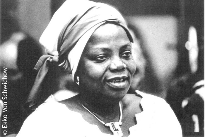 Buch Emecheta