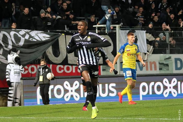 Victor Osimhen [Charleroi]