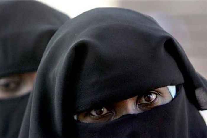 Full-face veils to be banned