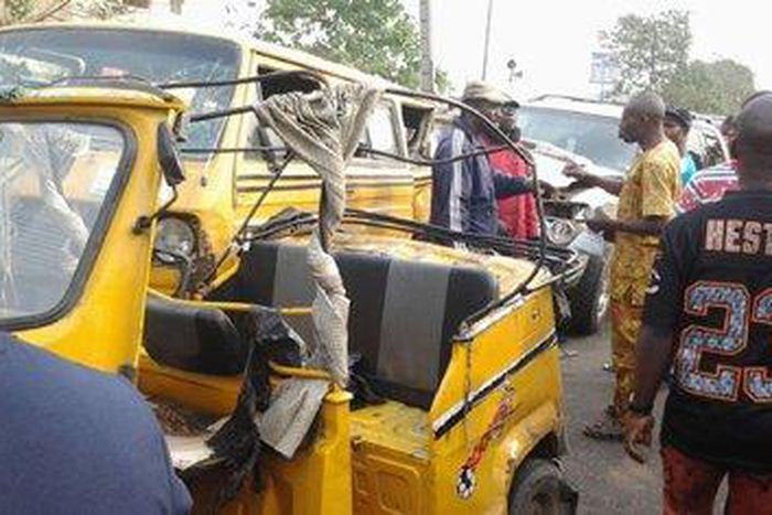 Tricycle rider avoiding police crashes, killing pregnant woman