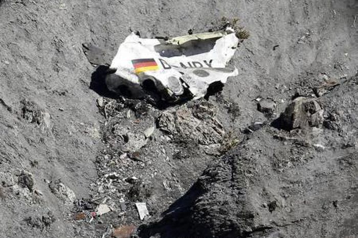 Wreckage of the Airbus A320 is seen at the site of the crash, near Seyne-les-Alpes, french Alps March 26, 2015.