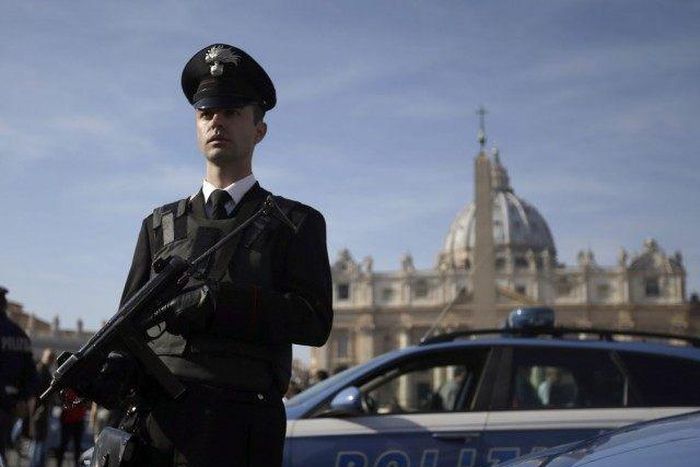 Italy arrests man suspected of helping jihadists enter country