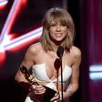 Taylor Swift at the 2015 Billboard Music Awards