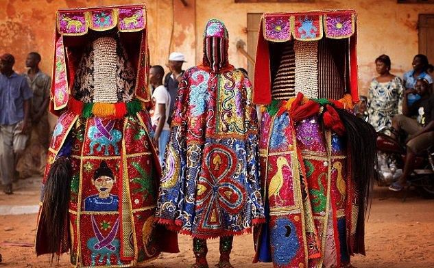 Masquerades from Voodoo festival Benin [Continent tours]