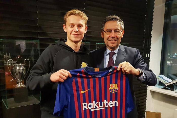 Frenkie de Jong will join up with his Barcelona teammates