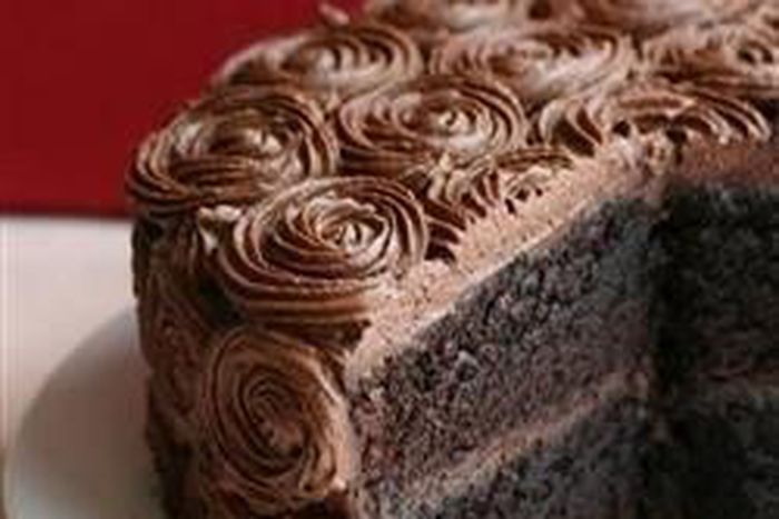 ___4538296___https:______static.pulse.com.gh___webservice___escenic___binary___4538296___2016___1___8___17___black+magic+cake