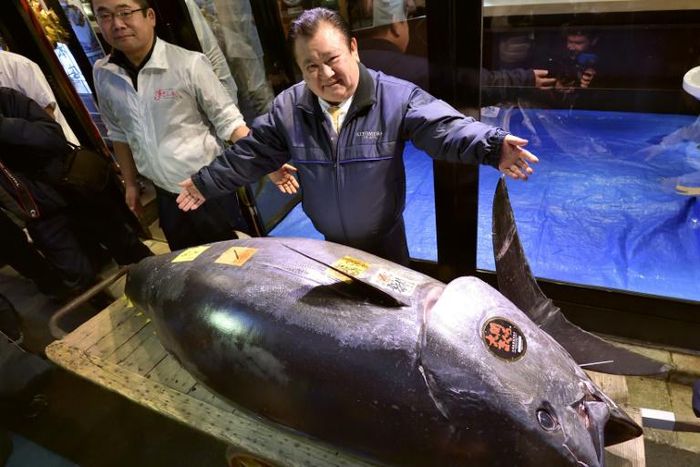 Self-styled 'tuna king' shows off his catch