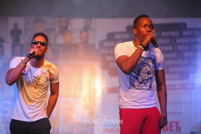 Skuki performing at the Skuki & Friends Campus concert