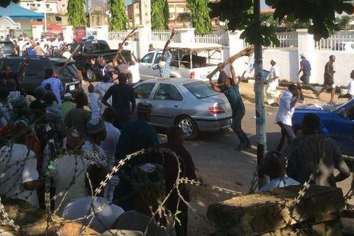 Riot at APC HQ in Abuja on November 30, 2015 over Kogi governorship candidate, Yahaya Bello