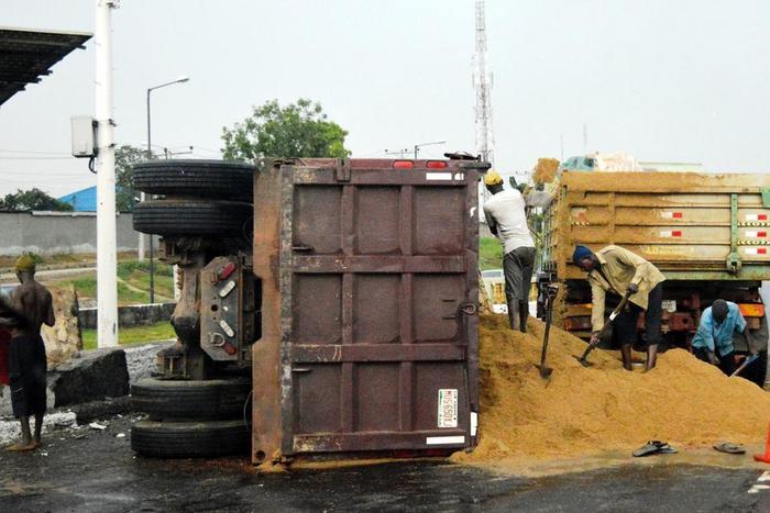 SCENE OF AN ACCIDENT IN LAGOS