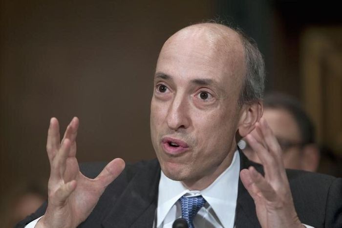 Top Clinton aide blasts Sanders' Wall Street proposals