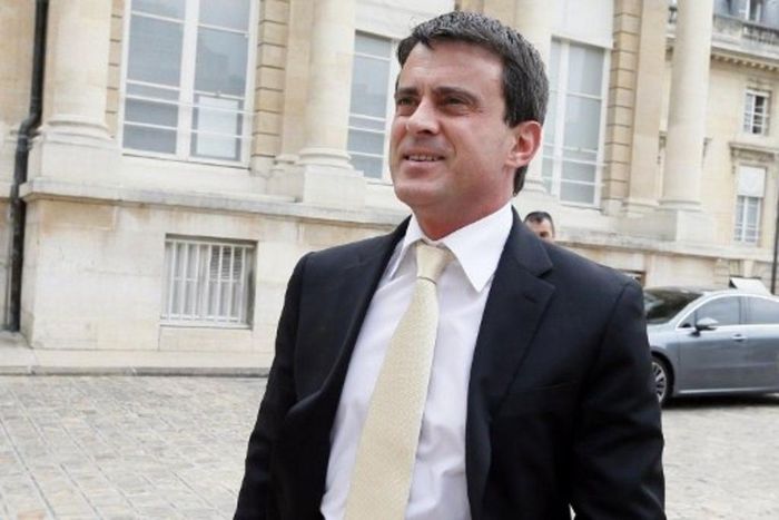 French PM Valls says chemical warfare risk not ruled out