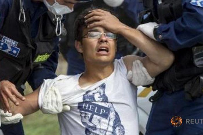 Spain, in U-turn, says will take as many refugees as EU proposes