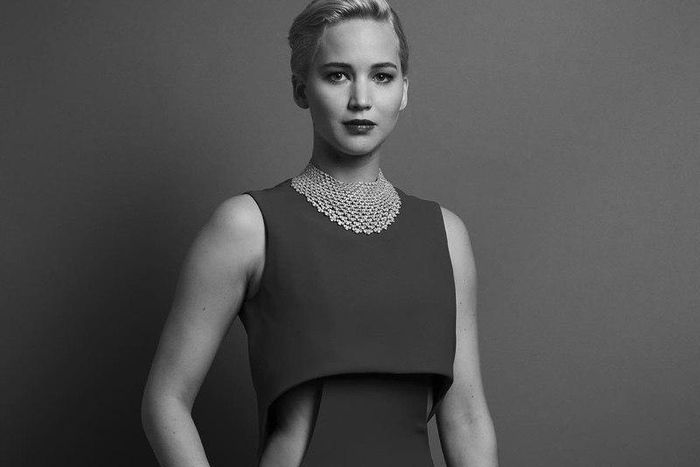 Jennifer Lopez Golden Globes 2016 Portrait