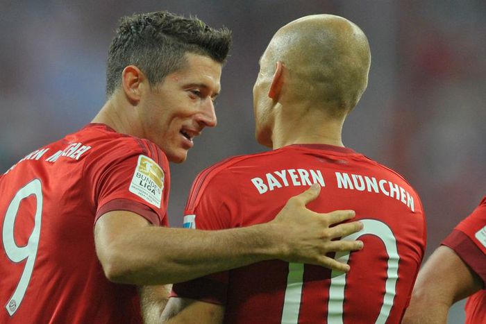 ___4391875___https:______static.pulse.com.gh___webservice___escenic___binary___4391875___2015___11___25___13___robben-lewandowski-cropped_i68mwfp2gyeo1bx5i41vr2p27_1