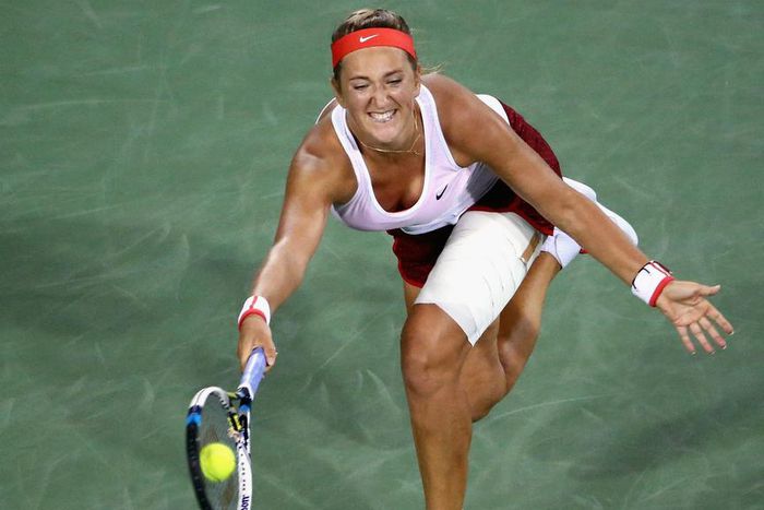 Victoria Azarenka, Belinda Bencic curtailed by injury, Serena Williams saunters into Cincinnati quarters