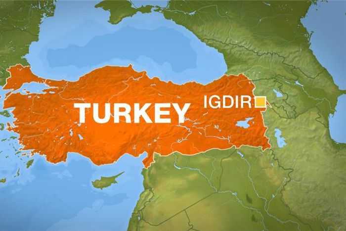 Bomb attack in eastern Turkey kills 10 police officers- official