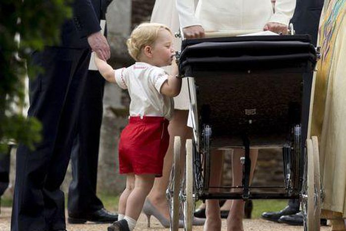 UK royals criticize "dangerous" attempts to photograph young Prince George