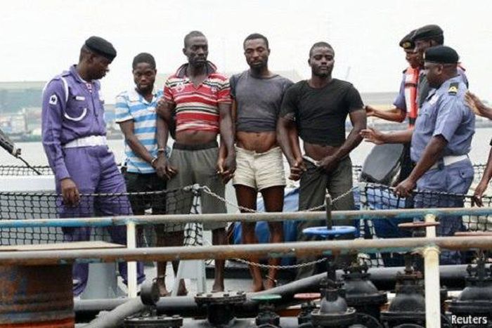 The Ghanaian Navy came to the rescue of a Nigerian vessel by arresting the pirates who were preparing to attack it.