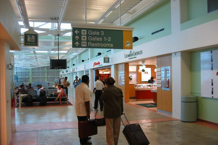 ___4022637___https:______static.pulse.com.gh___webservice___escenic___binary___4022637___2015___7___29___11___photo.new.airport.departure.lounge