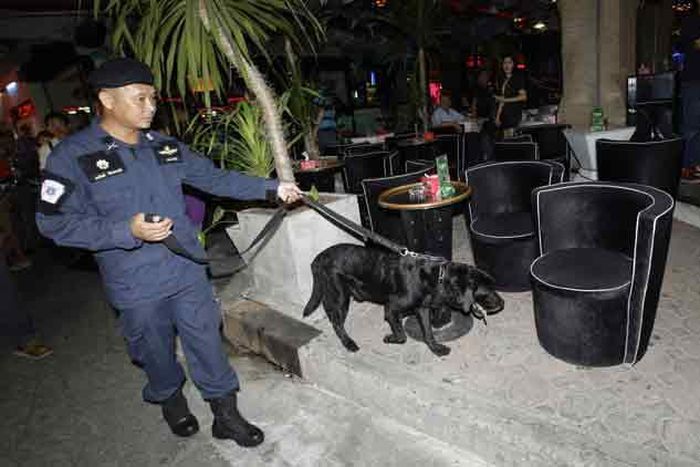 Thai police deactivate bomb in Bangkok house