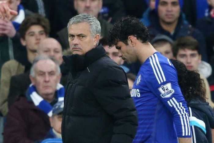 Mourinho says doused halftime row with Costa with 'kisses and cuddles'