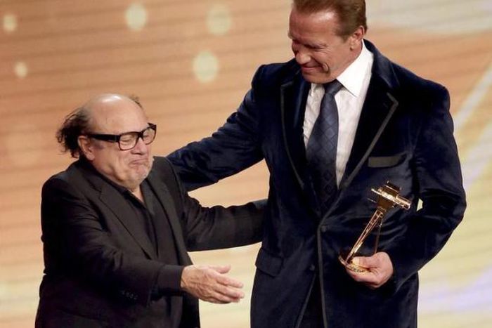 DeVito says he and Schwarzenegger keen on "Twins" sequel