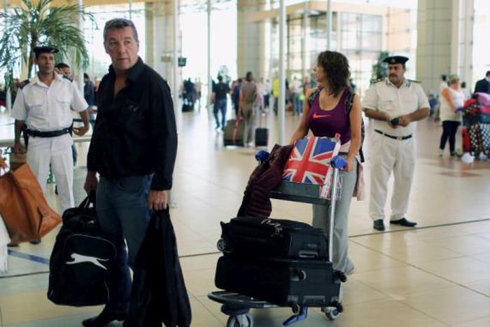 British attempts to return tourists from Egypt mired in confusion